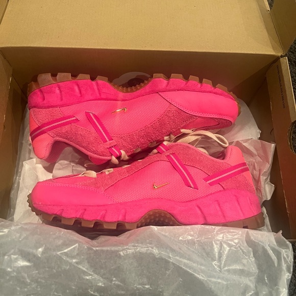 Nike Air Humara x Jacquemus Pink Flash & Gold Pink Prime. US W7
